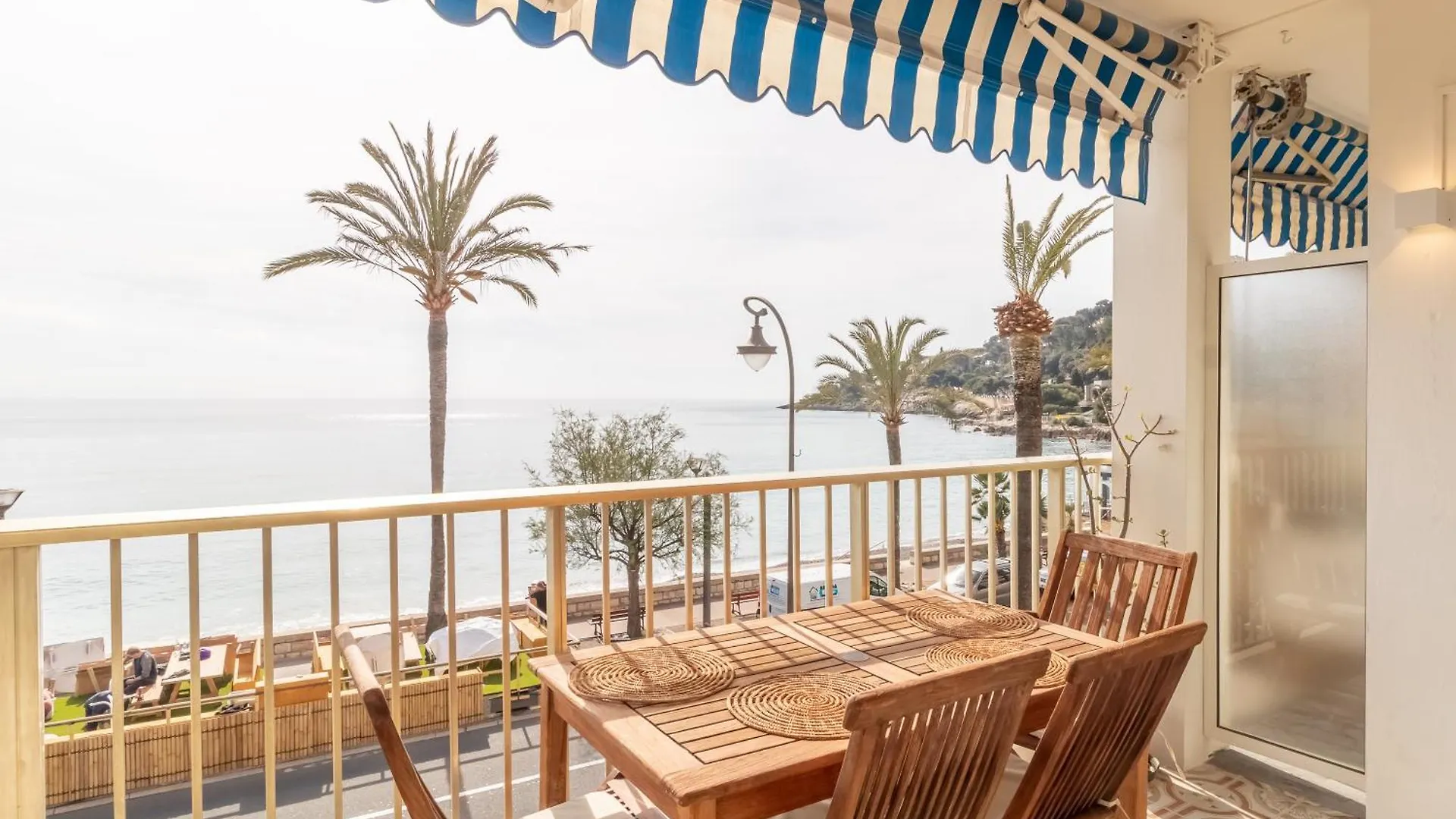 Holiday home Stunning Beachfront Apartment With Parking Roquebrune-Cap-Martin