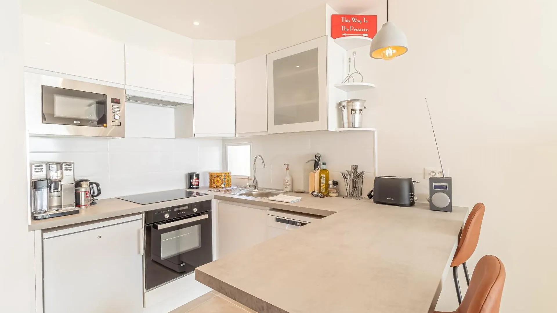 Holiday home Stunning Beachfront Apartment With Parking Roquebrune-Cap-Martin